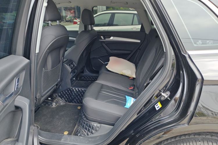 Used Audi Q5L 2023 40T Fashionable and Dynamic Edition Left Rear Seat