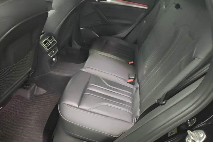 Used Audi Q5L 2023 40T Luxury Dynamic Model Left Rear Seat