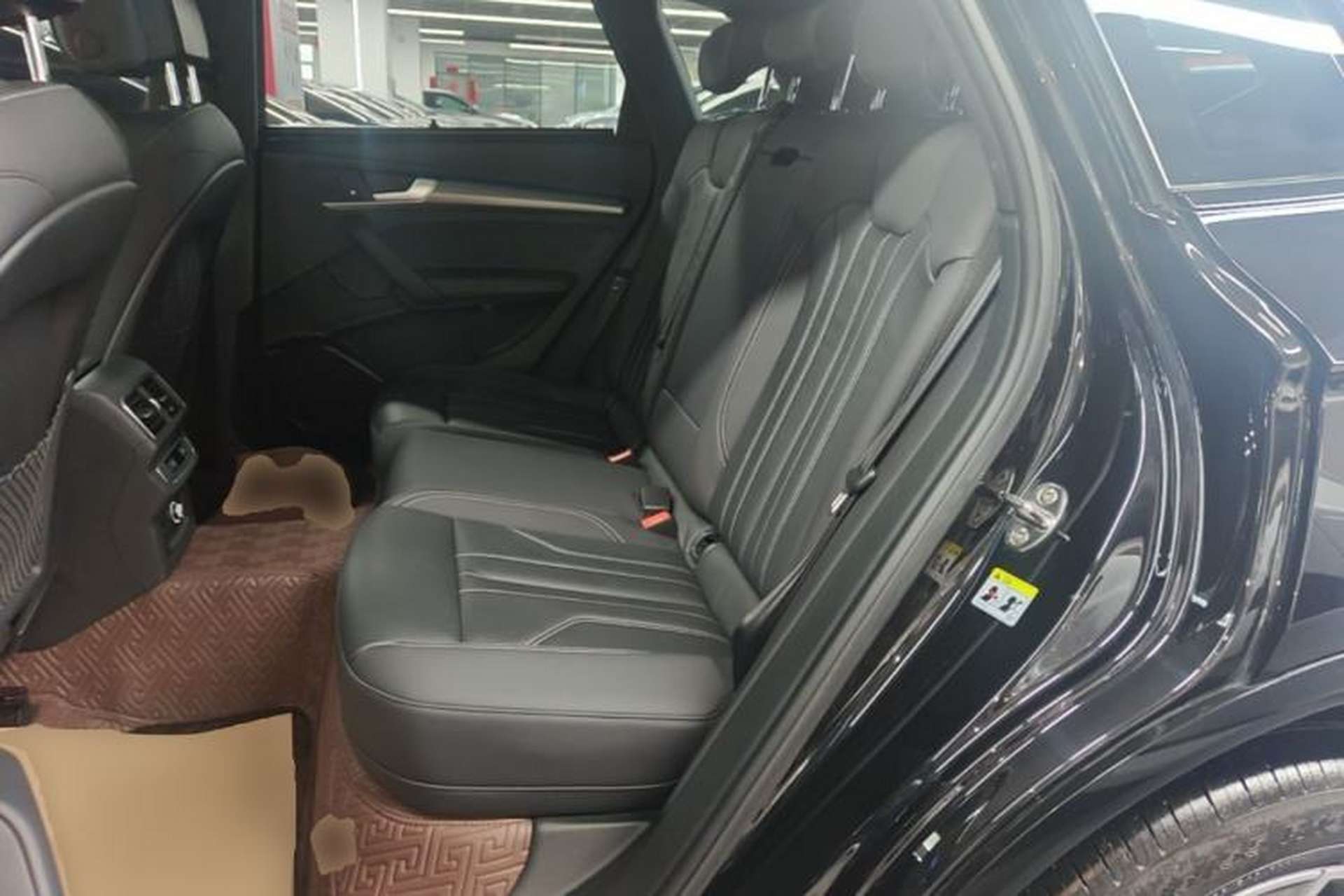 Used Audi Q5L 2023 40T Luxury Dynamic Model Left Rear Seat