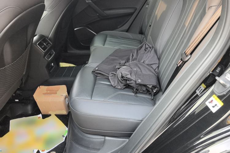 Used Audi Q5L 2023 40T Luxury Dynamic Model Left Rear Seat