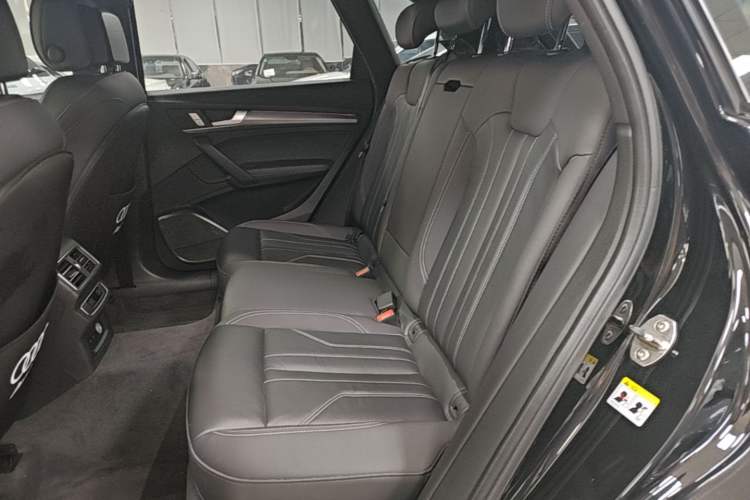 Used Audi Q5L 2023 40T Luxury Dynamic Model Left Rear Seat