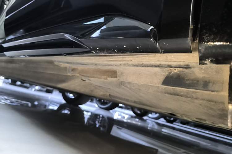 Used Audi Q5L 2023 45T Luxury Dynamic Model Left Side Sill