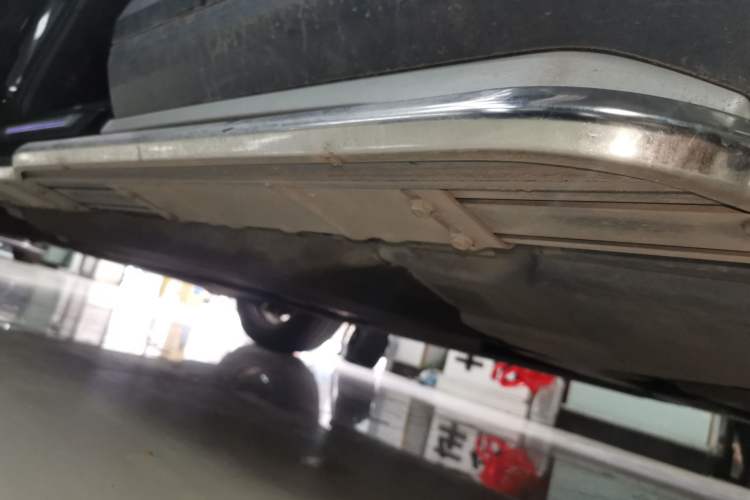 Used Audi Q5L 2023 40T Luxury Elegant Model Left Side Sill