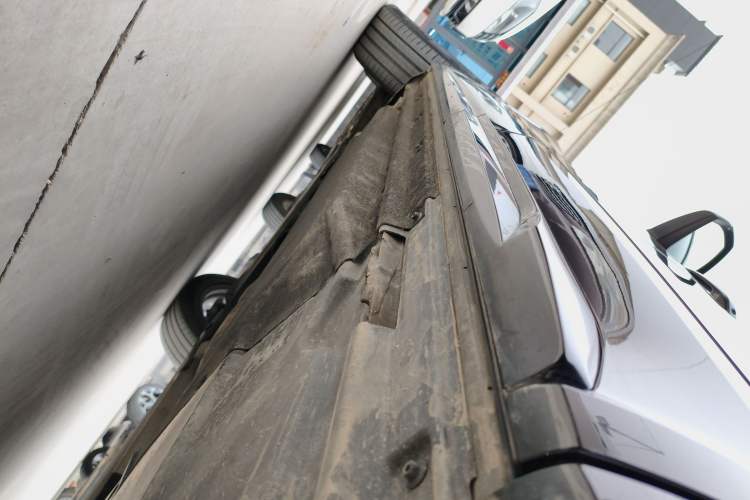 Used Audi Q5L 2023 40T Luxury Dynamic Model Left Side Sill