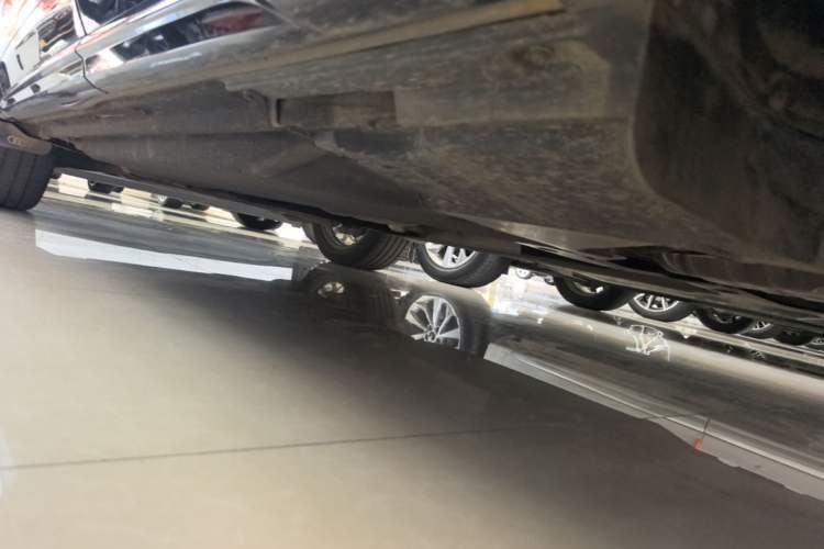 Used Audi Q5L 2023 40T Luxury Dynamic Model Left Side Sill