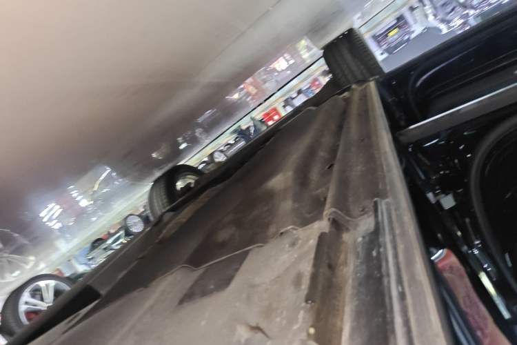 Used Audi Q5L 2023 45T Luxury Dynamic Model Left Side Sill