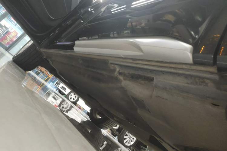 Used Audi Q5L 2023 40T Fashionable and Elegant Version Left Side Sill