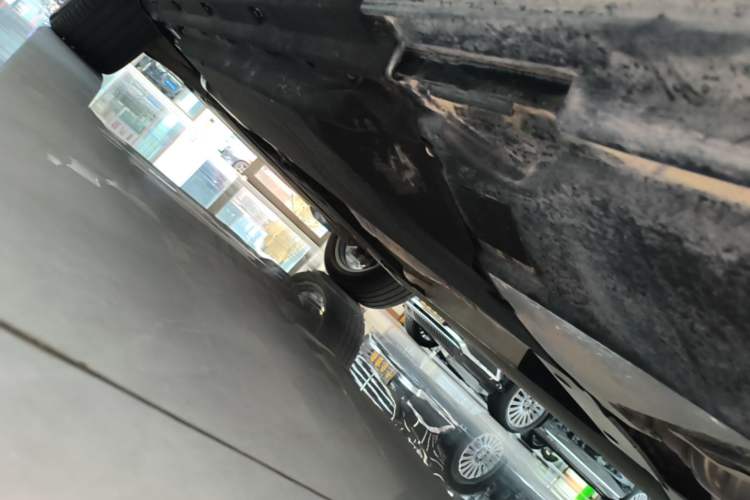 Used Audi Q5L 2023 40T Luxury Dynamic Model Left Side Sill