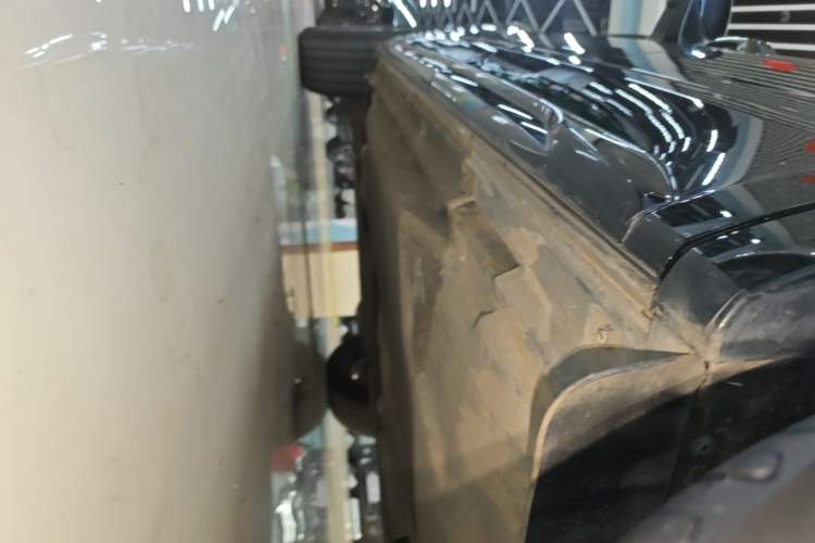 Used Audi Q5L 2023 40T Fashionable and Dynamic Edition Left Side Sill