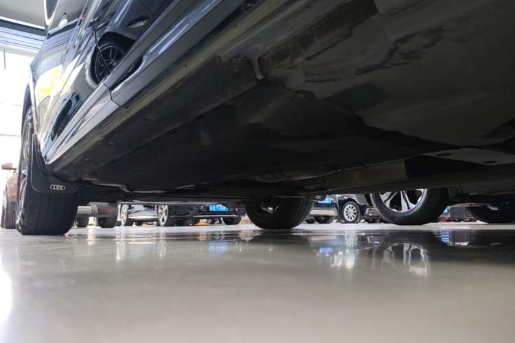 Used Audi Q5L 2023 40T Luxury Dynamic Model Left Side Sill