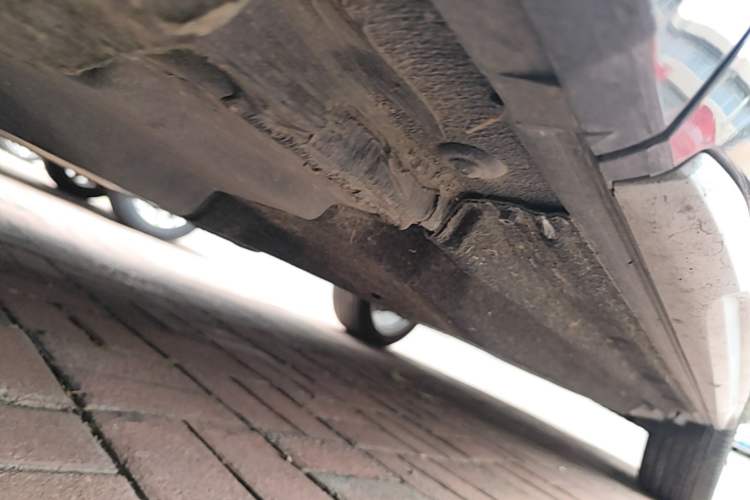 Used Audi Q5L 2023 40T Luxury Elegant Model Left Side Sill