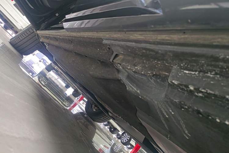 Used Audi Q5L 2023 40T Luxury Dynamic Model Left Side Sill