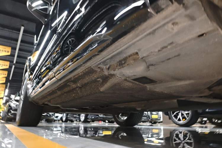 Used Audi Q5L 2023 40T Luxury Dynamic Model Left Side Sill