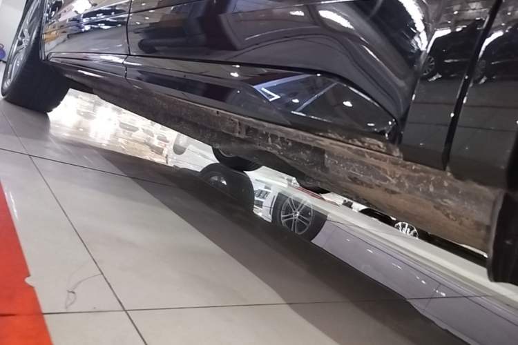Used Audi Q5L 2023 40T Luxury Dynamic Model Left Side Sill