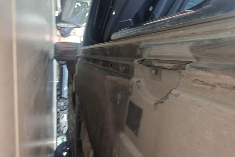 Used Audi Q5L 2023 40T Luxury Dynamic Model Left Side Sill