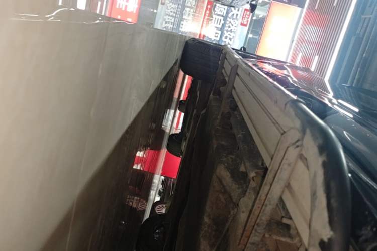 Used Audi Q5L 2023 40T Luxury Dynamic Model Left Side Sill