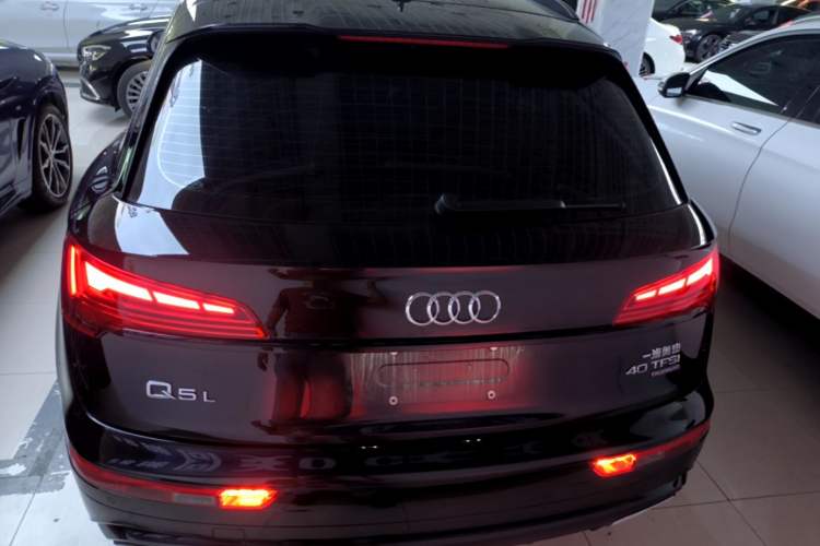 Used Audi Q5L 2023 40T Luxury Dynamic Model Rear