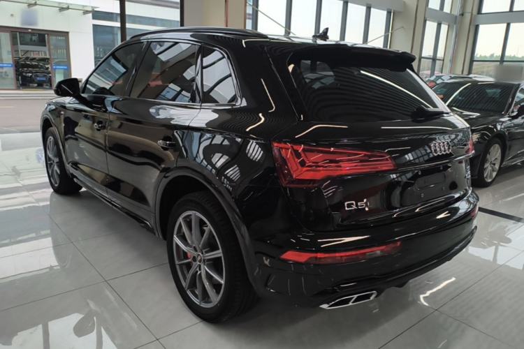 Used Audi Q5L 2023 40T Luxury Dynamic Model Rear Left 45 Deg