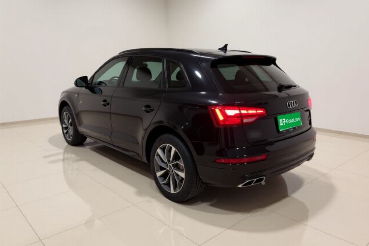 Used Audi Q5L 2023 40T Luxury Dynamic Model Rear Left 45 Deg