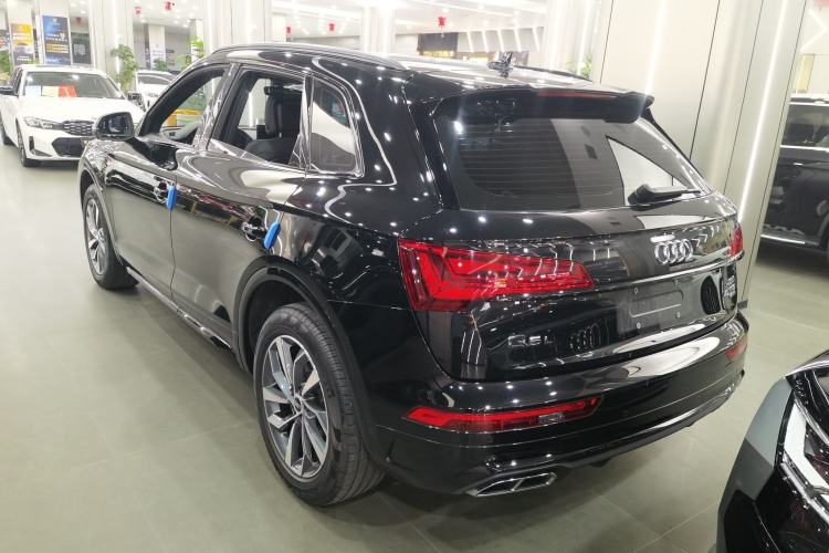 Used Audi Q5L 2023 40T Luxury Dynamic Model Rear Left 45 Deg