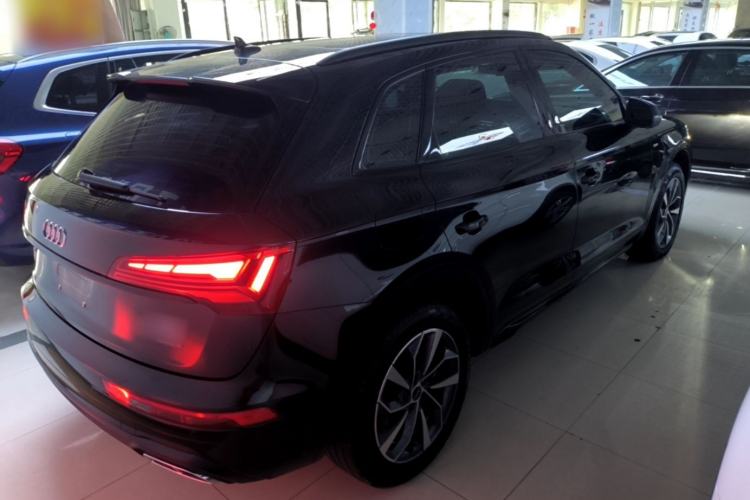 Used Audi Q5L 2023 40T Luxury Dynamic Model Rear Right 45 Deg
