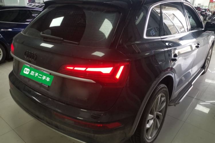 Used Audi Q5L 2023 40T Luxury Elegant Model Rear Right 45 Deg