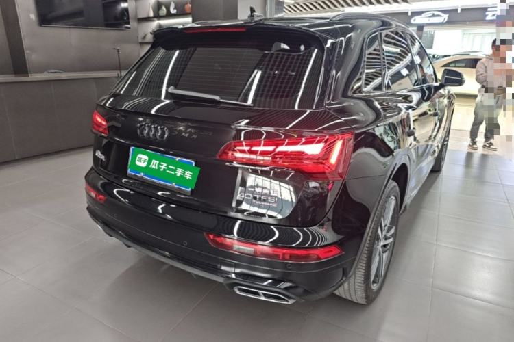 Used Audi Q5L 2023 40T Luxury Dynamic Model Rear Right 45 Deg