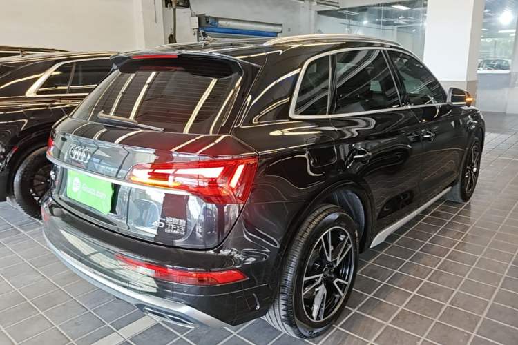 Used Audi Q5L 2023 40T Fashionable and Dynamic Edition Rear Right 45 Deg