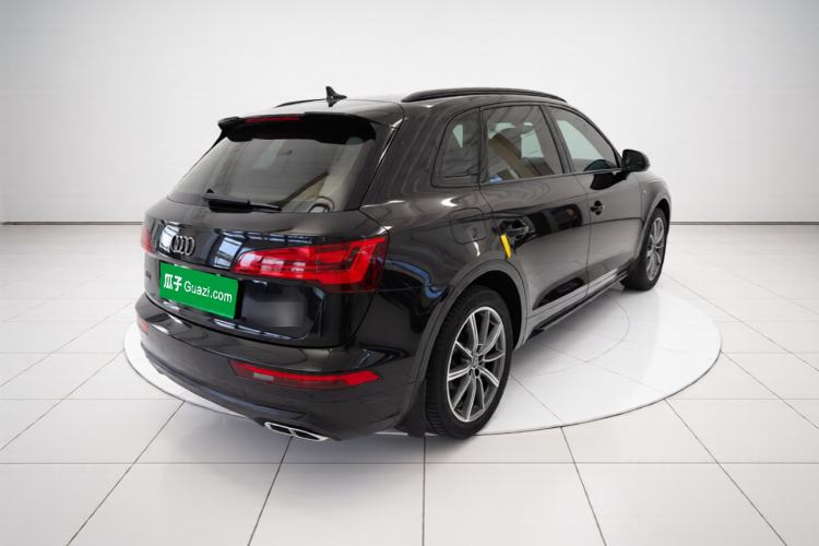 Used Audi Q5L 2023 40T Luxury Dynamic Model Rear Right 45 Deg