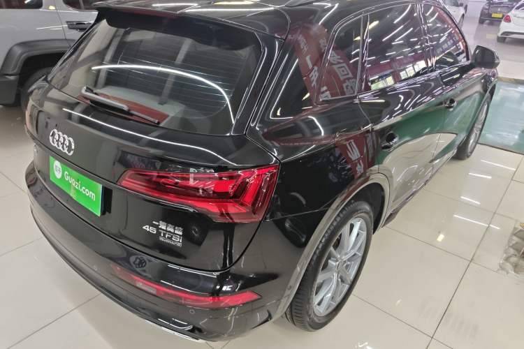 Used Audi Q5L 2023 45T Luxury Dynamic Model Rear Right 45 Deg