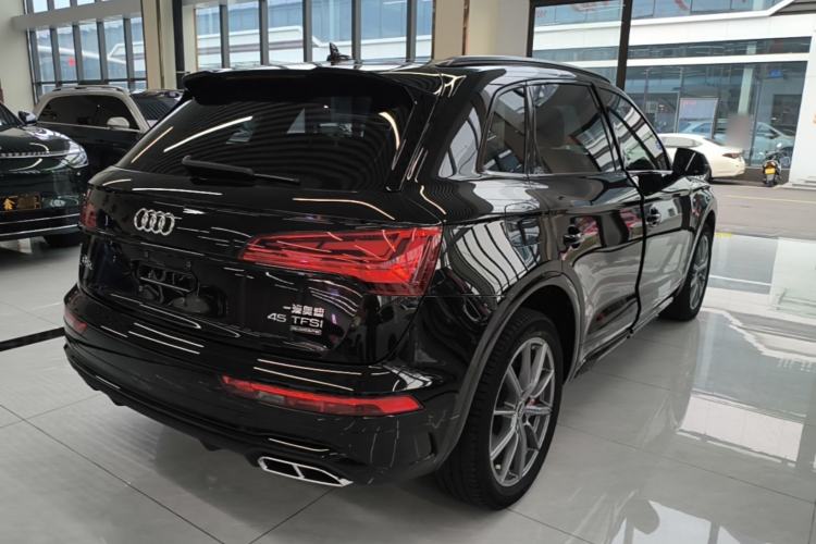 Used Audi Q5L 2023 40T Luxury Dynamic Model Rear Right 45 Deg