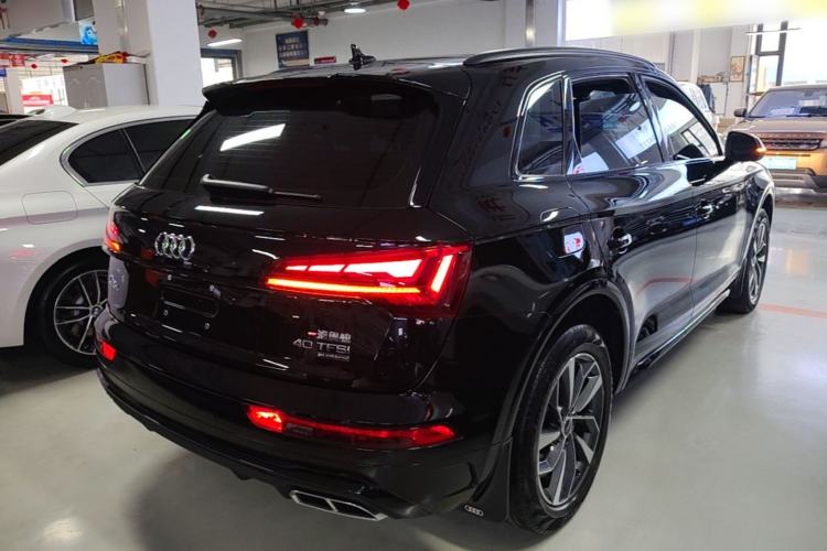 Used Audi Q5L 2023 40T Luxury Dynamic Model Rear Right 45 Deg