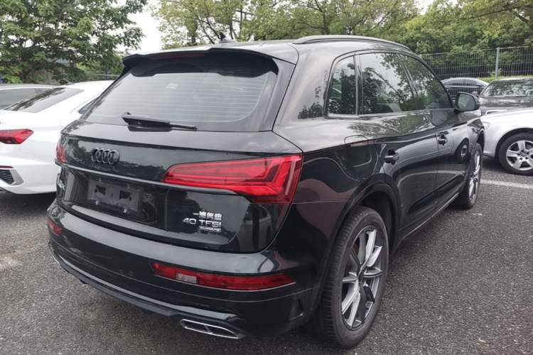 Used Audi Q5L 2023 40T Luxury Dynamic Model Rear Right 45 Deg