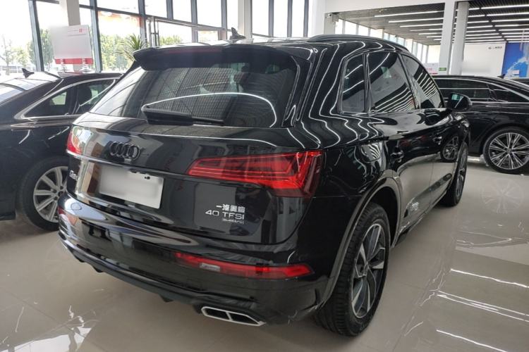 Used Audi Q5L 2023 40T Luxury Dynamic Model Rear Right 45 Deg