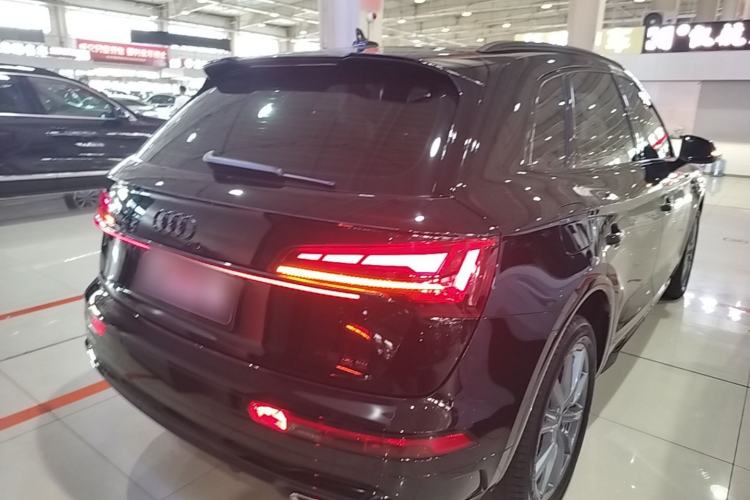 Used Audi Q5L 2023 40T Luxury Dynamic Model Rear Right 45 Deg