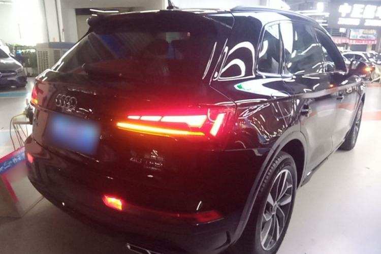 Used Audi Q5L 2023 40T Luxury Dynamic Model Rear Right 45 Deg