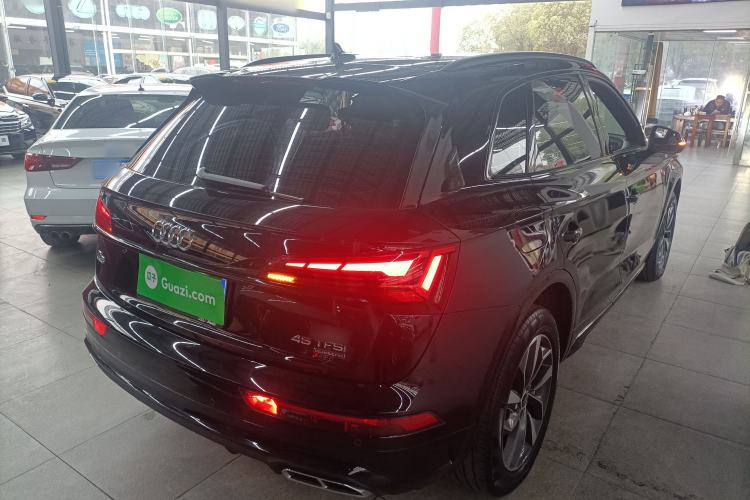 Used Audi Q5L 2023 40T Luxury Dynamic Model Rear Right 45 Deg