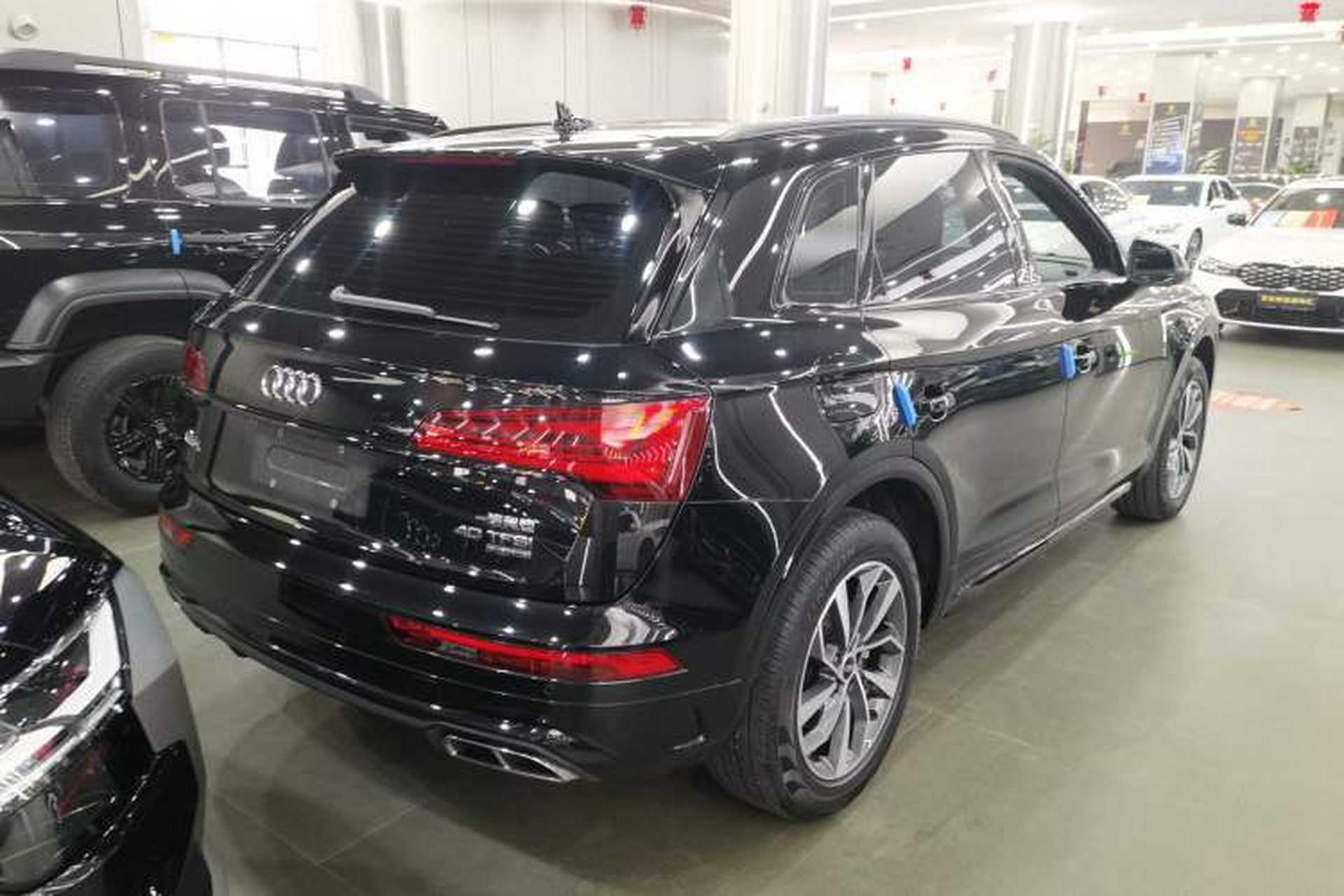 Used Audi Q5L 2023 40T Luxury Dynamic Model Rear Right 45 Deg
