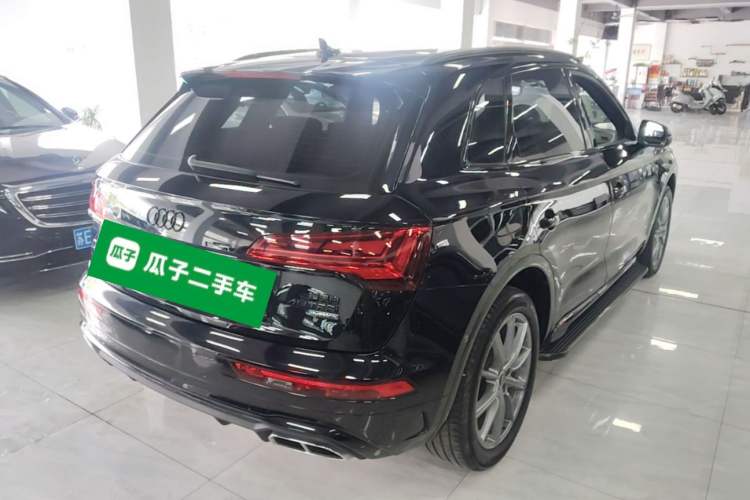 Used Audi Q5L 2023 40T Luxury Dynamic Model Rear Right 45 Deg