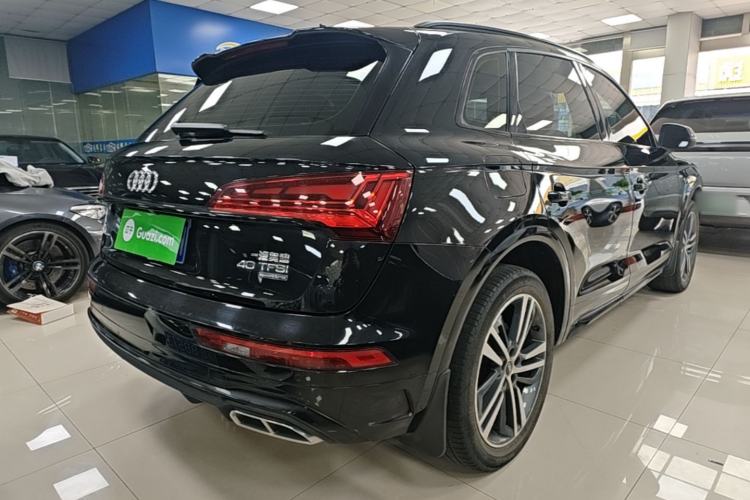 Used Audi Q5L 2023 40T Luxury Dynamic Model Rear Right 45 Deg