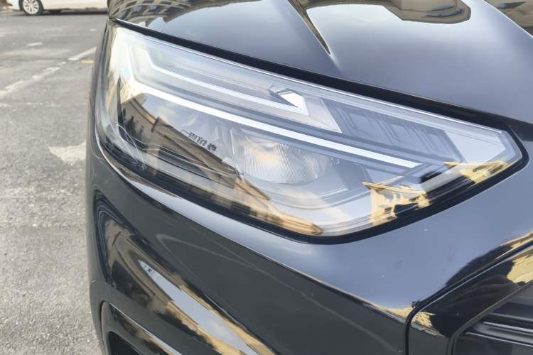 Used Audi Q5L 2023 40T Luxury Dynamic Model Right Front Headlight