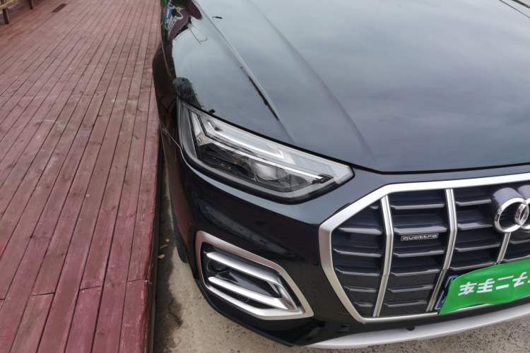 Used Audi Q5L 2023 40T Fashionable and Elegant Version Right Front Headlight
