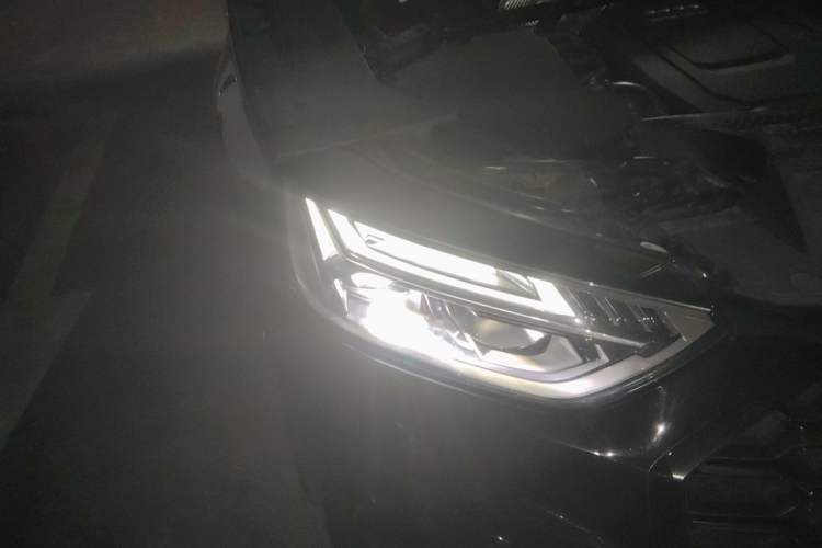 Used Audi Q5L 2023 40T Luxury Dynamic Model Right Front Headlight