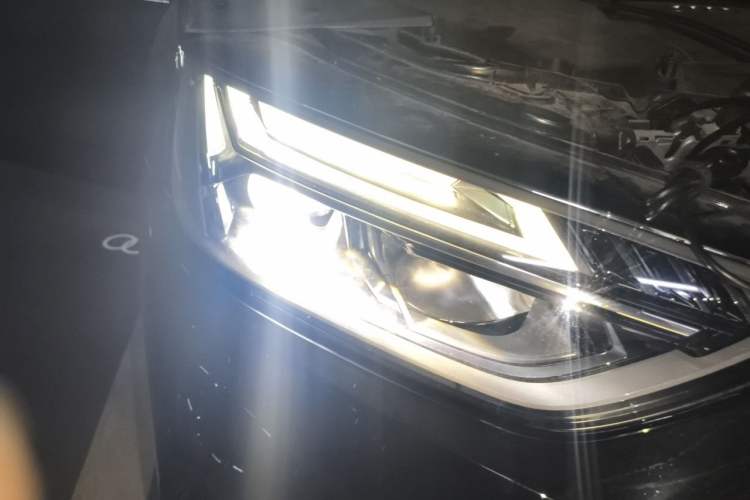 Used Audi Q5L 2023 40T Luxury Dynamic Model Right Front Headlight