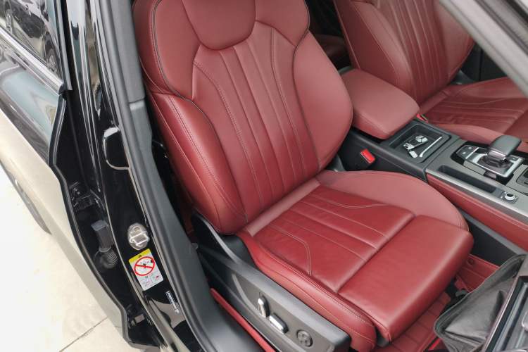 Used Audi Q5L 2023 40T Luxury Dynamic Model Right Front Seat