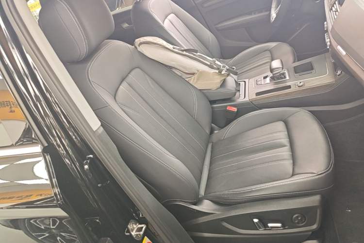 Used Audi Q5L 2023 40T Luxury Elegant Model Right Front Seat