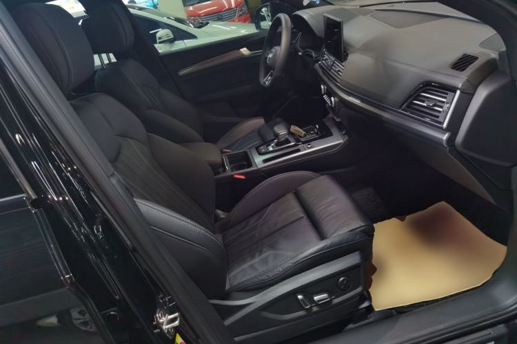 Used Audi Q5L 2023 40T Luxury Dynamic Model Right Front Seat