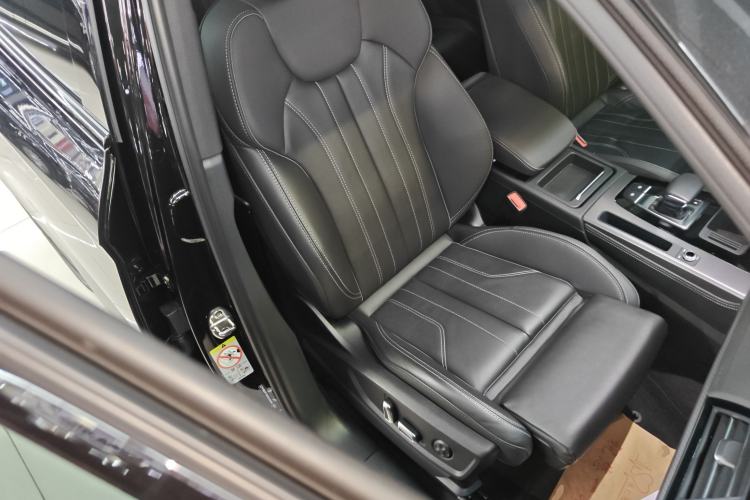 Used Audi Q5L 2023 45T Luxury Dynamic Model Right Front Seat