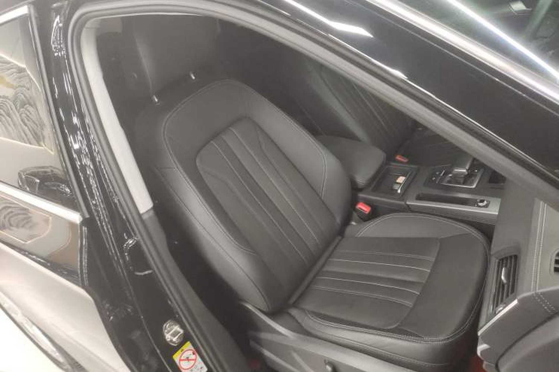Used Audi Q5L 2023 40T Fashionable and Elegant Version Right Front Seat