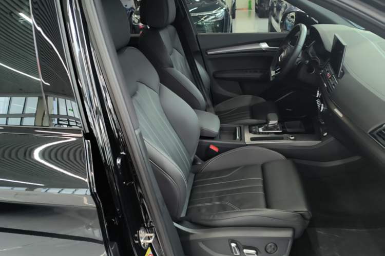 Used Audi Q5L 2023 40T Luxury Dynamic Model Right Front Seat